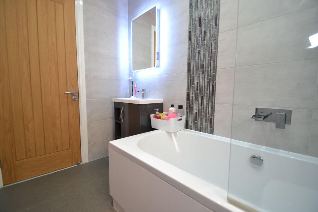 Additional image 26 of Javelin Close, Idle,