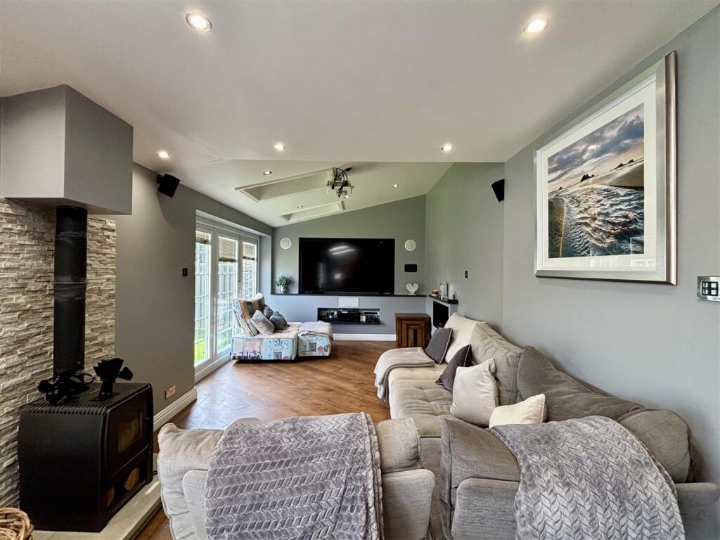 Additional image 5 of Greenside Lane, Cullingworth