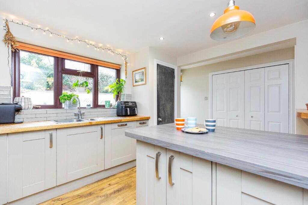 Additional image 6 of Quaperlake Street, Bruton, Somerset, BA10