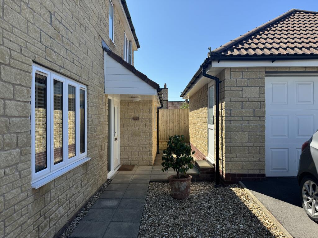 Additional image 4 of 15 Collingham Close, Templecombe, Somerset, BA8