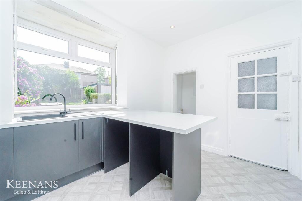 Additional image 19 of Caernarvon Avenue, Burnley