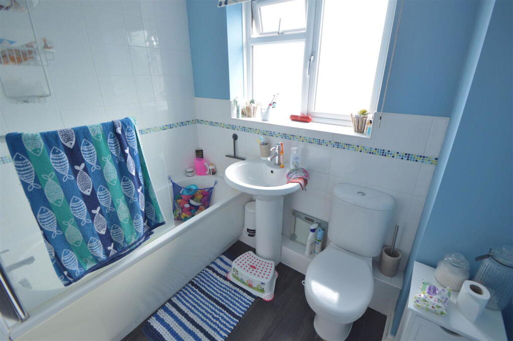 Additional image 8 of Newbury Close, Catshill, Bromsgrove, Worcestershire, B61 0SB