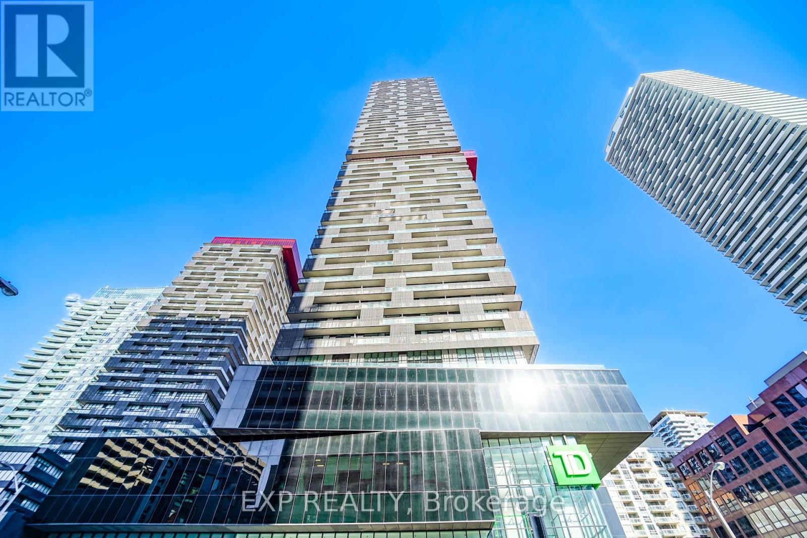 5505 - 8 EGLINTON AVENUE E|Toronto (Mount Pleasant West), Ontario M4P1A6