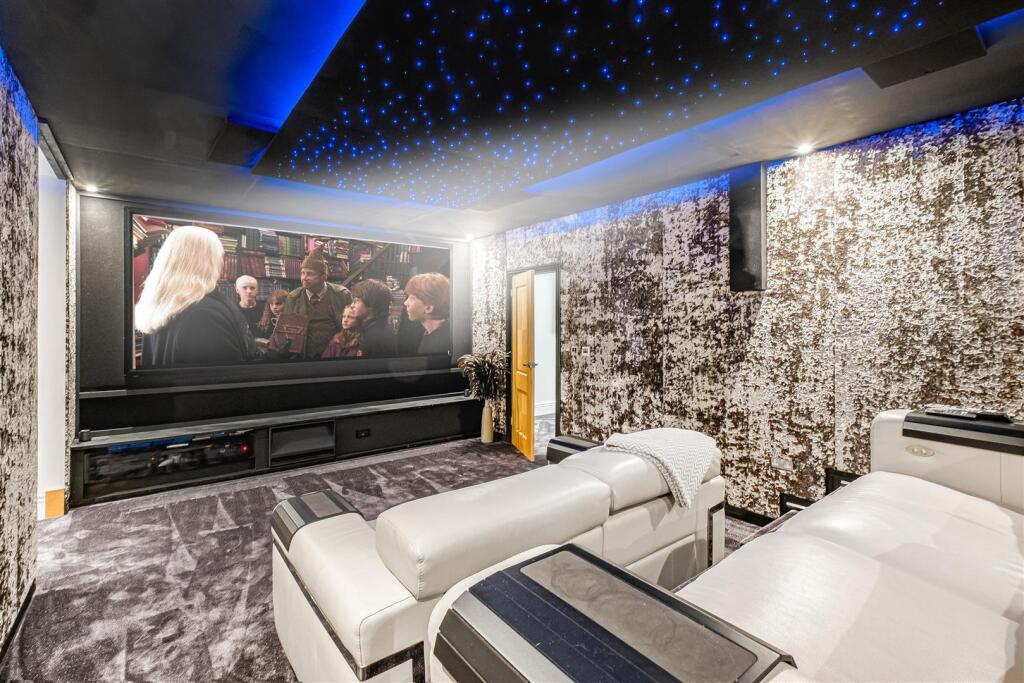 Additional image 12 of Hartopp Road, Four Oaks Park