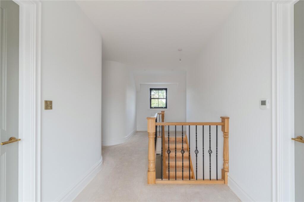 Additional image 16 of Impressive New Home in Holcombe –  Late Summer Completion