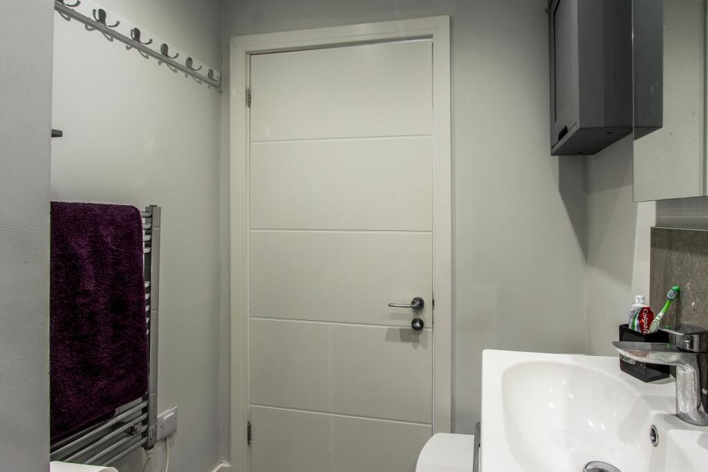 Additional image 8 of Flat 7 Central House, Church Street, Yeovil