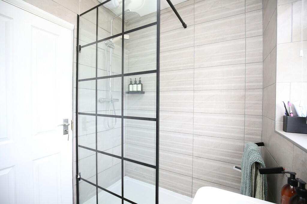 Additional image 19 of Tamworth Road, Kettlebrook, Tamworth