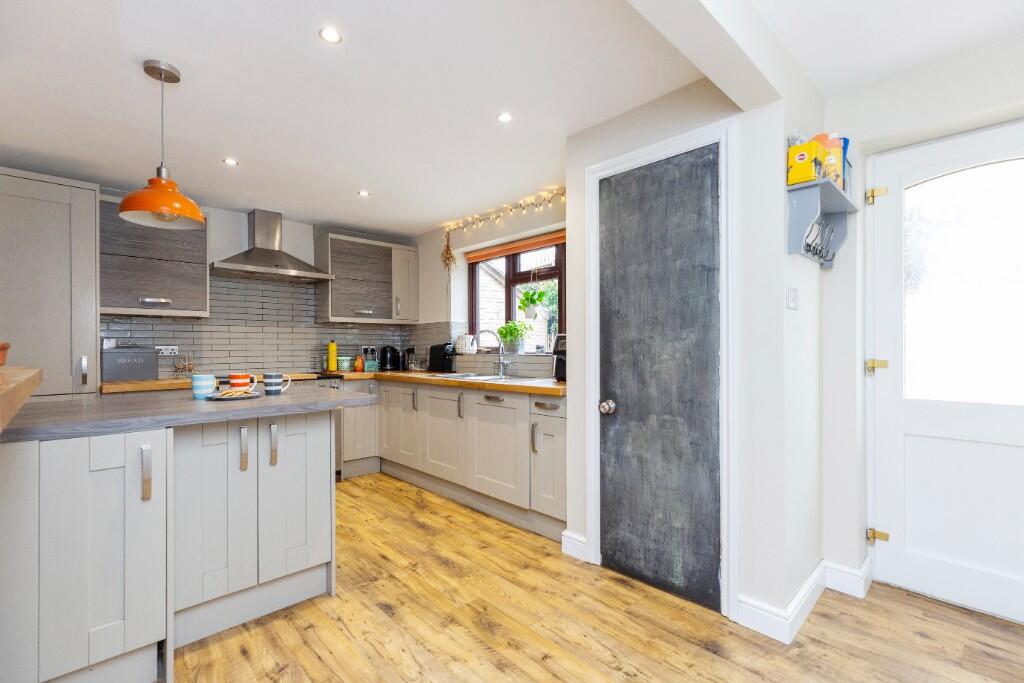Additional image 4 of Quaperlake Street, Bruton, Somerset, BA10