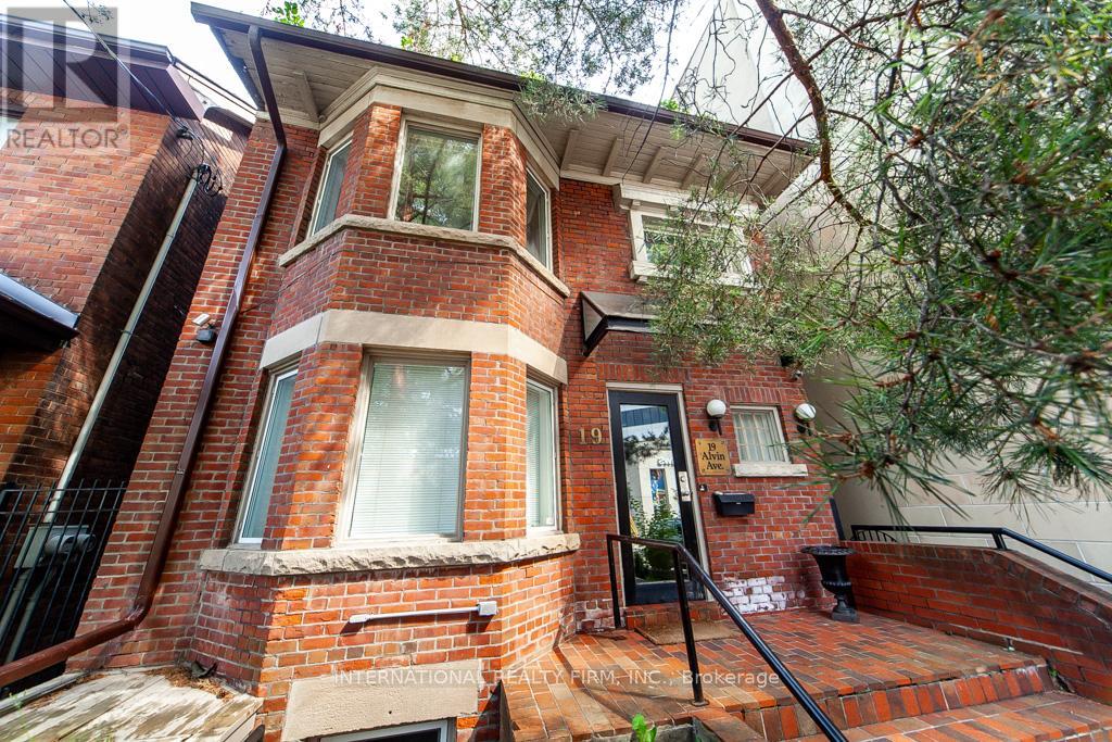 19 ALVIN AVENUE|Toronto (Rosedale-Moore Park), Ontario M4T2A7