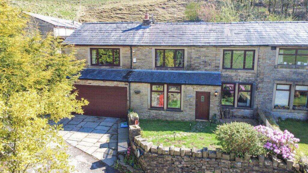 Additional image 59 of Barnside, St Georges Terrace, Cowpe Road, Rossendale