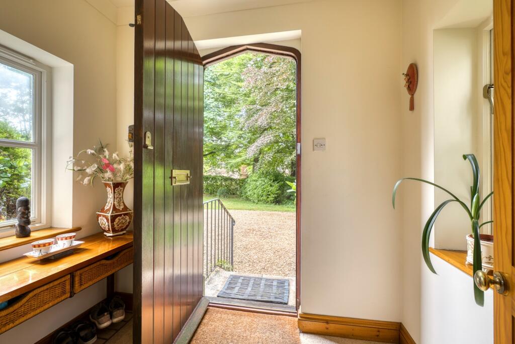 Additional image 4 of Nr. Wells