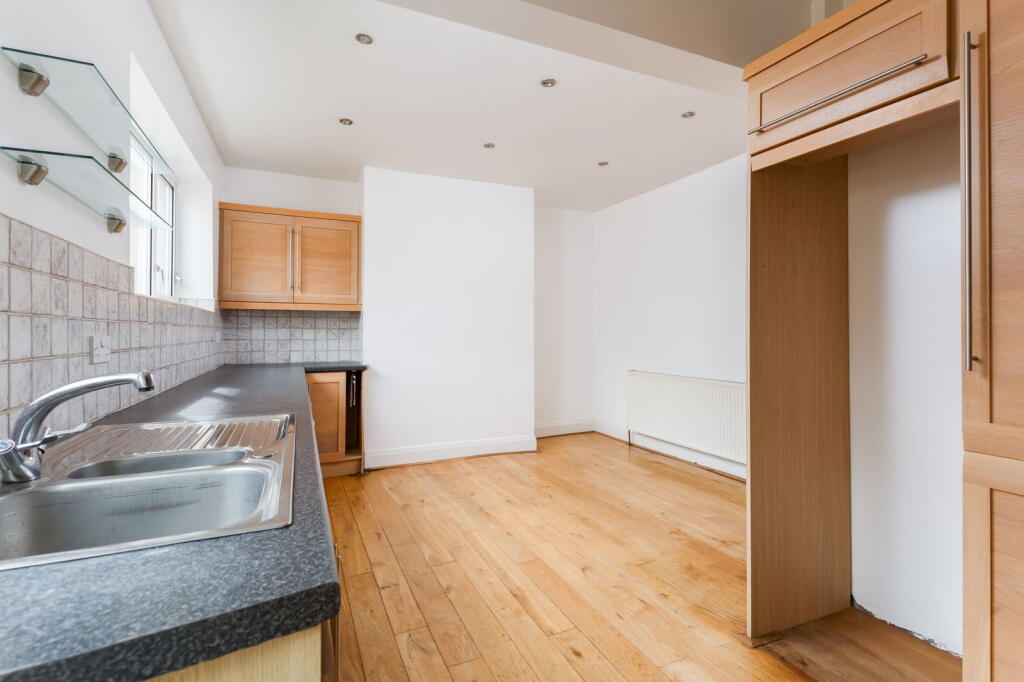 Additional image 4 of Nab Wood Crescent, Shipley, BD18 4HY