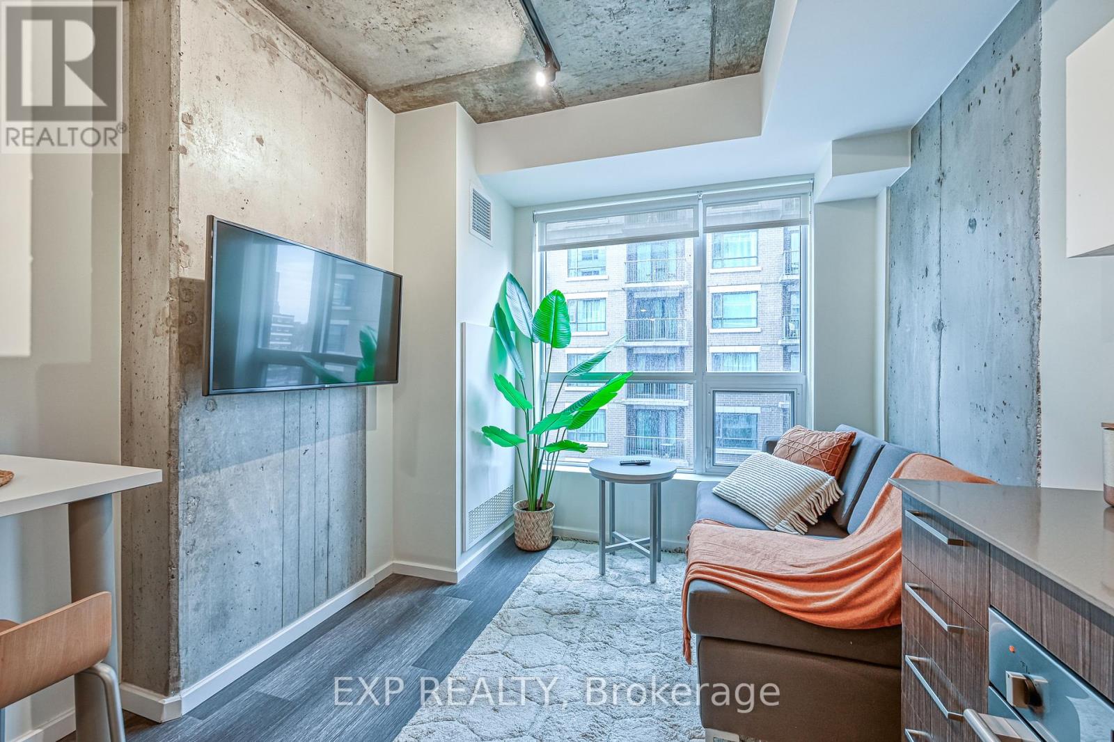 B605 - 211 BESSERER STREET|Ottawa, Ontario K1N6A9