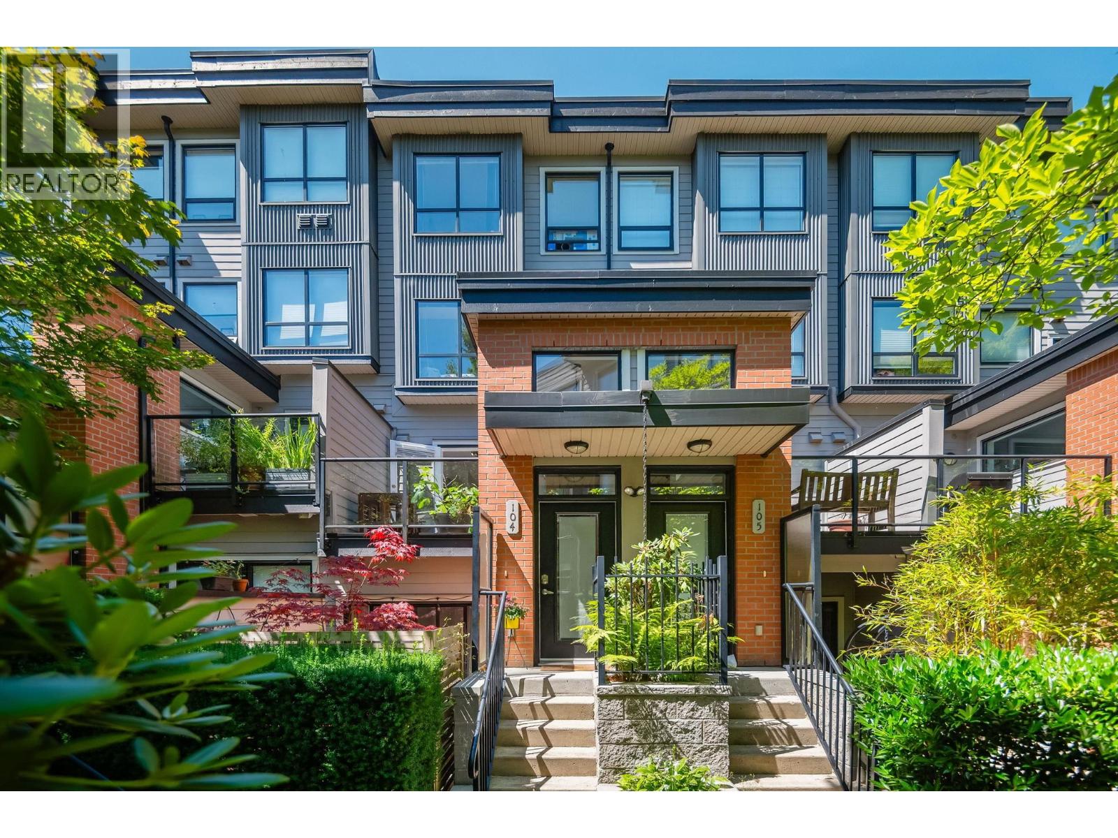 104 1855 STAINSBURY AVENUE|Vancouver, British Columbia V5N2M6