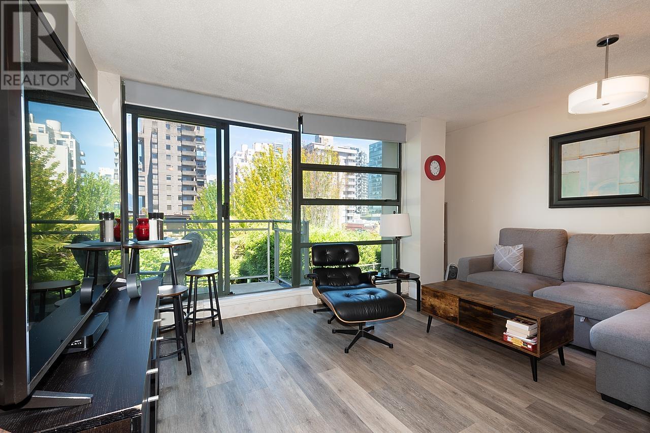 305 1688 ROBSON STREET|Vancouver, British Columbia V6G1C7