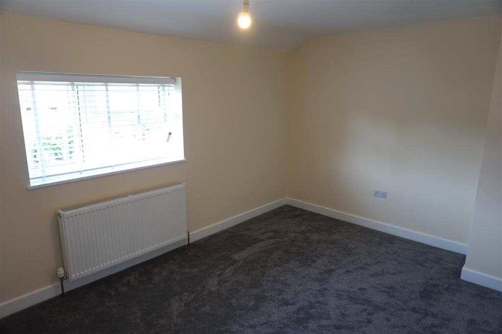 Additional image 12 of Foxlydiate Crescent, Redditch