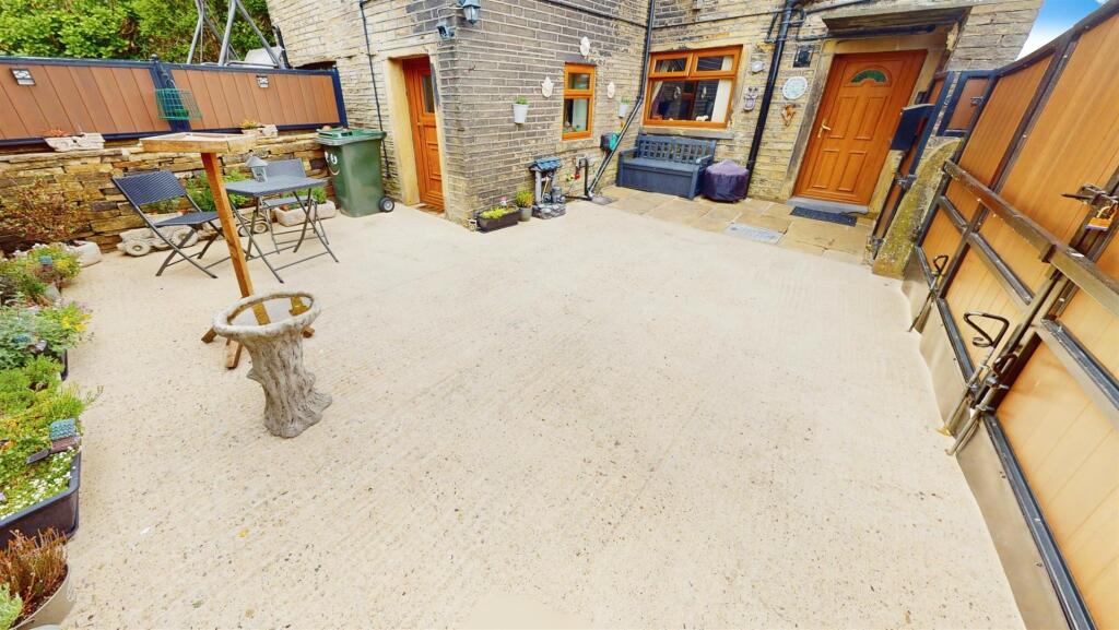Additional image 10 of Roper Lane, Queensbury, Bradford