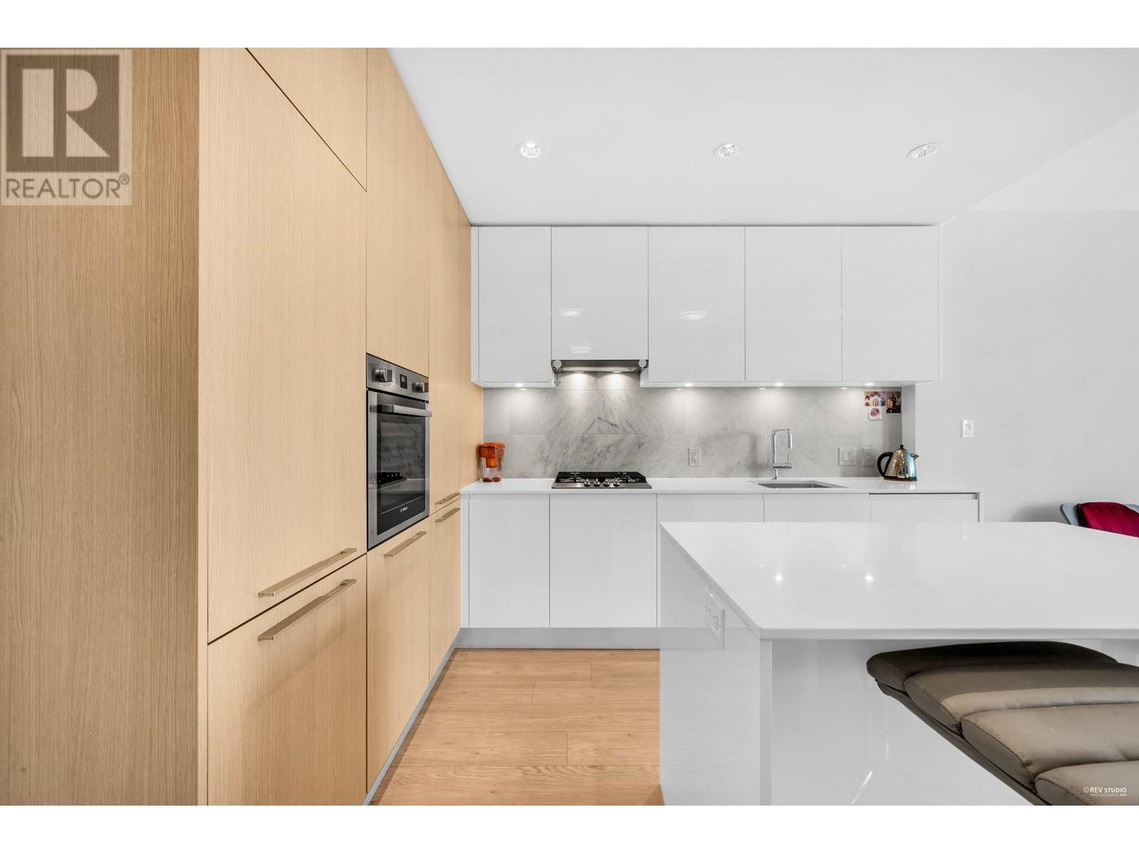 4704 1955 ALPHA WAY|Vancouver, British Columbia V5C0K6