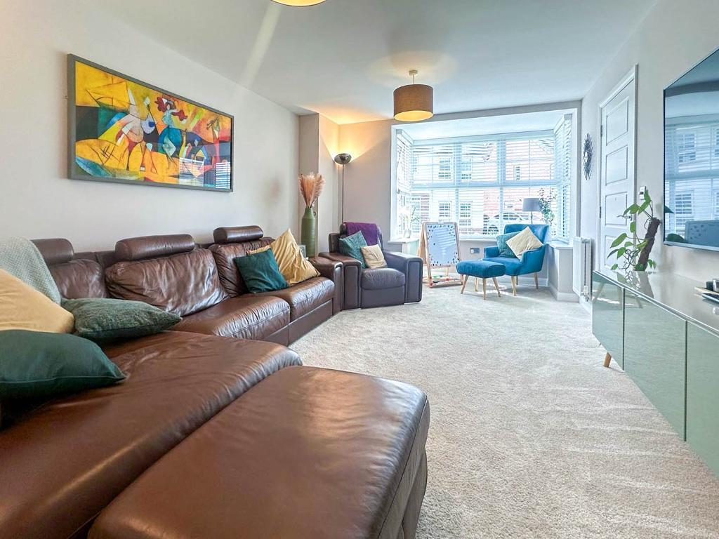 Additional image 2 of Gilhespy Way, Westbury, BA13 3FT