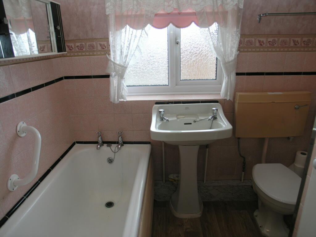 Additional image 9 of ROWLEY REGIS, Orchard Close