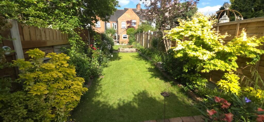 Tamworth Road, Two Gates, Tamworth, B77