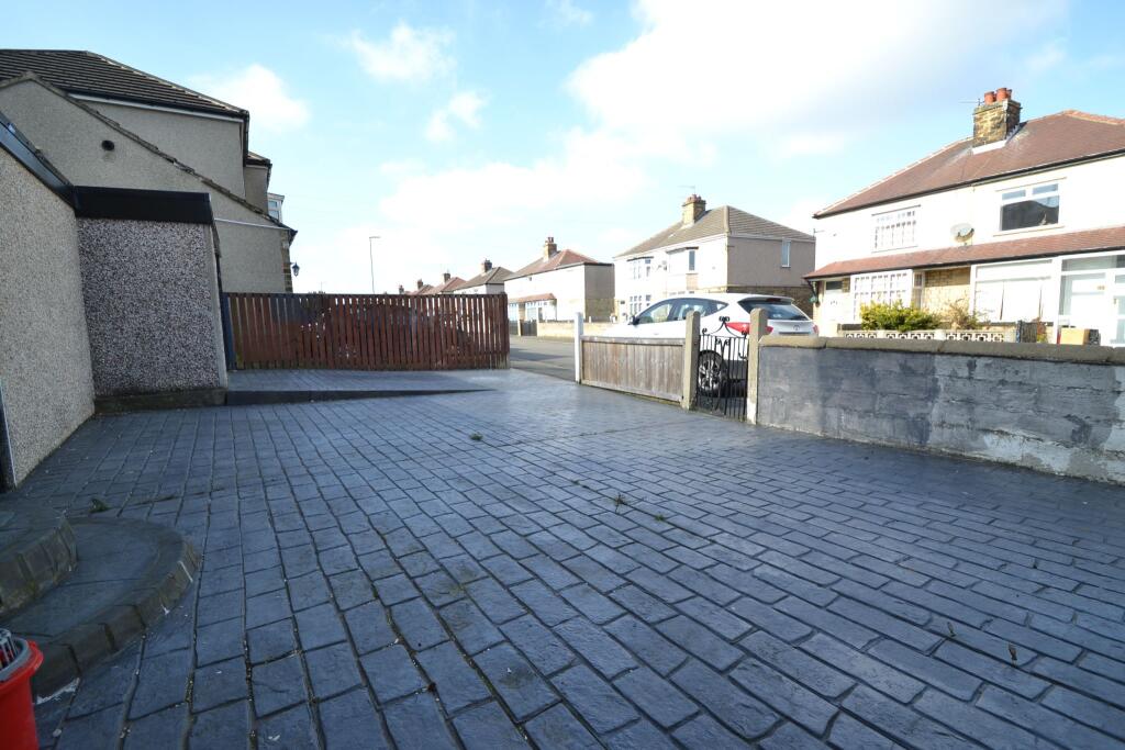 Additional image 9 of Glenside Road, Windhill,
