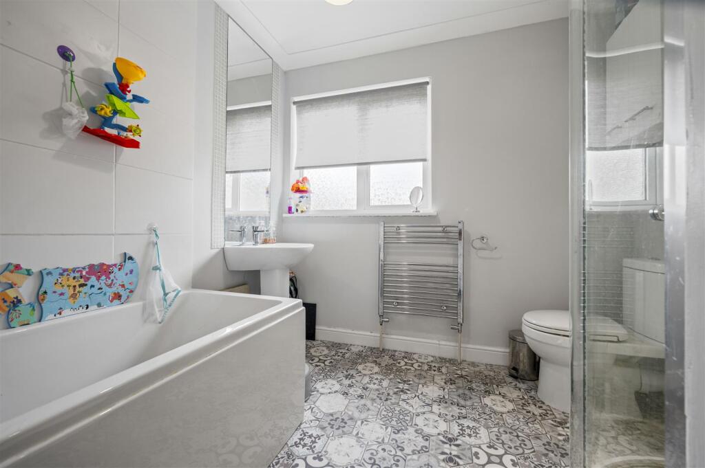 Additional image 10 of Brook End Close, Henley-In-Arden