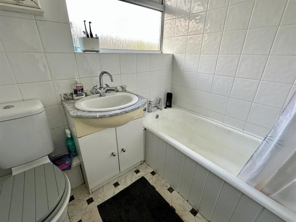 Additional image 22 of Meadow Road, Alcester