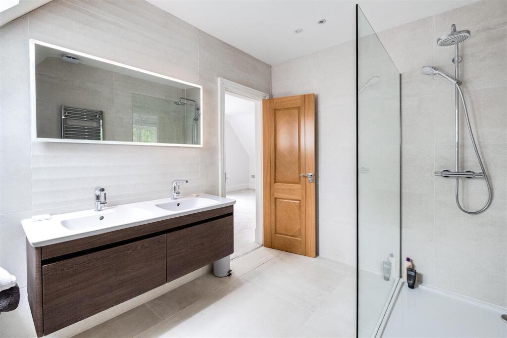 Additional image 35 of Hartopp Road, Four Oaks Park