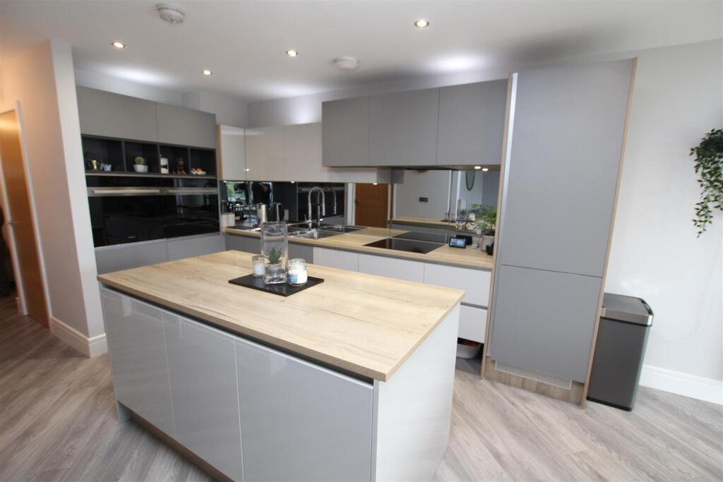 Additional image 27 of Sandhill Fold, Idle, Bradford