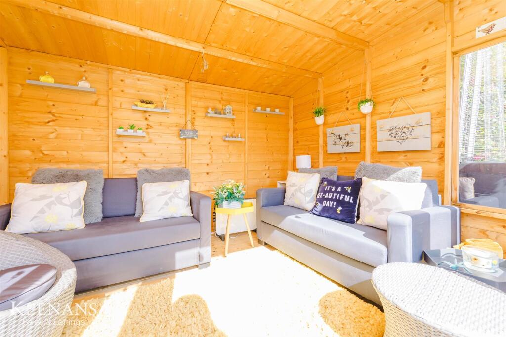 Additional image 11 of Singleton Avenue, Read