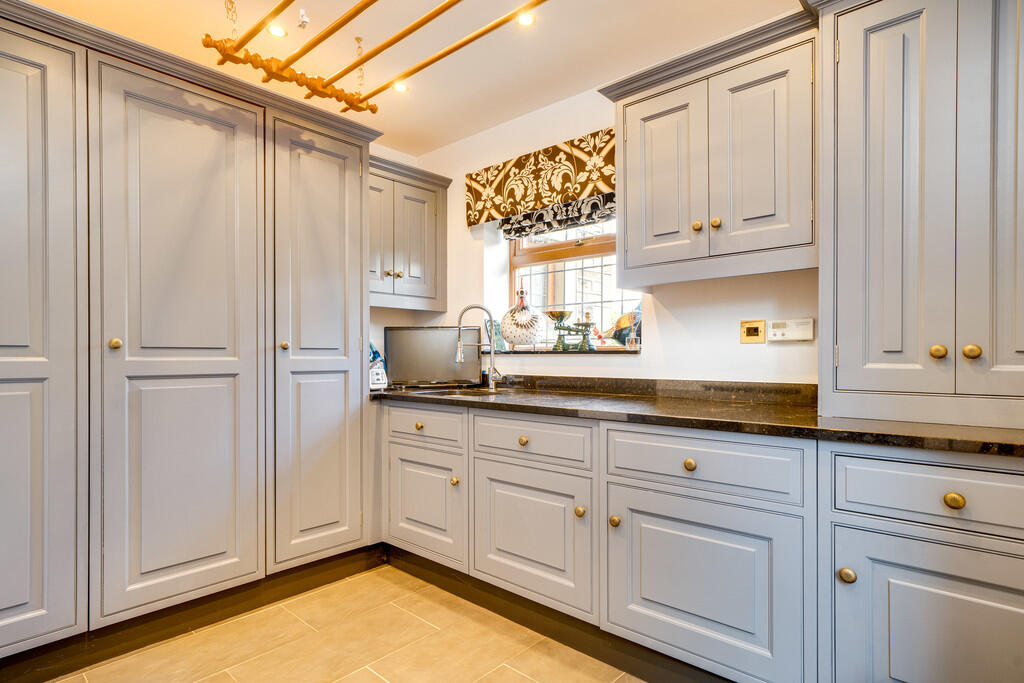 Additional image 19 of Whitechapel Road, Scholes