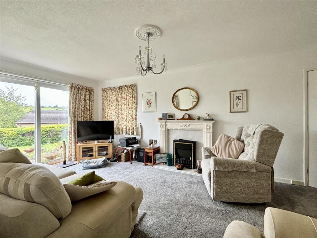 Additional image 4 of Hughendon Drive, Thornton, Bradford