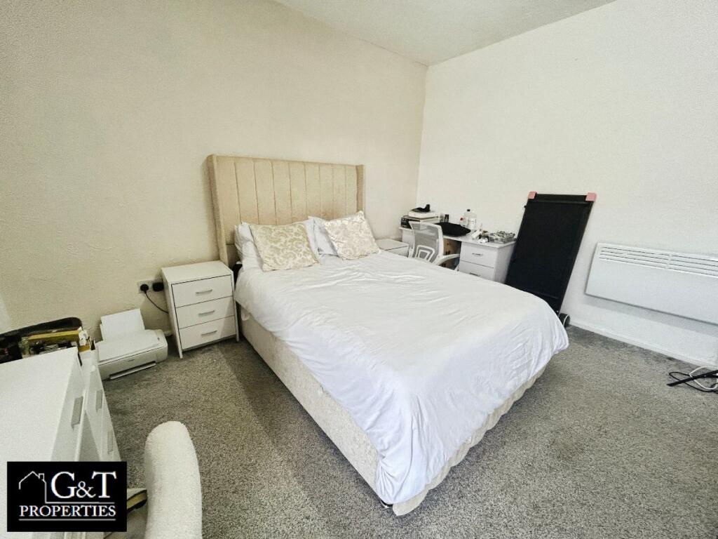 Additional image 7 of Flat Above ,4 High Street, Cradley Heath