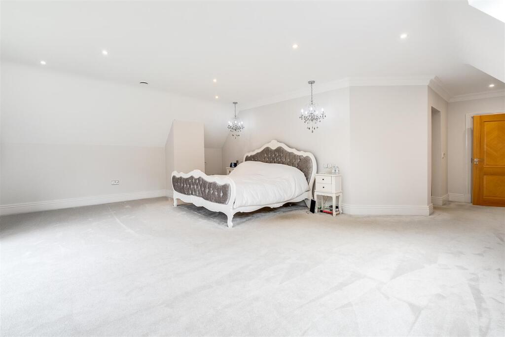 Additional image 27 of Hartopp Road, Four Oaks Park