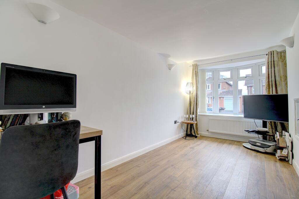 Additional image 9 of Angelica, Tamworth, B77