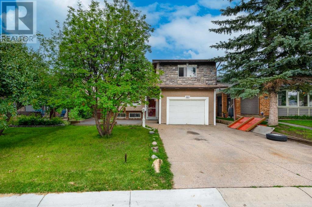 160 Berkshire Close NW|Calgary, Alberta T3K1Z4