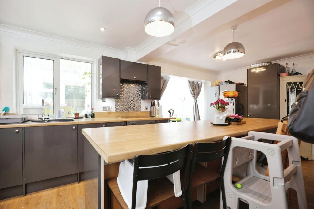 Additional image 19 of Meadow Road, ALCESTER