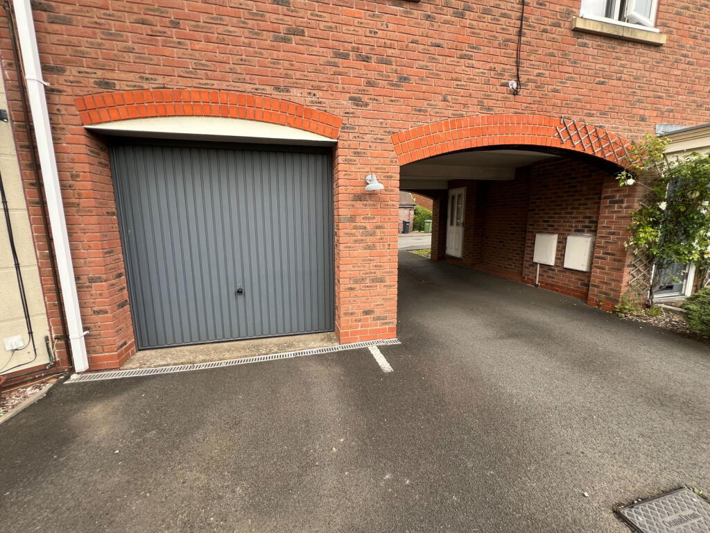 Additional image 11 of Dickens Heath Road, Dickens Heath