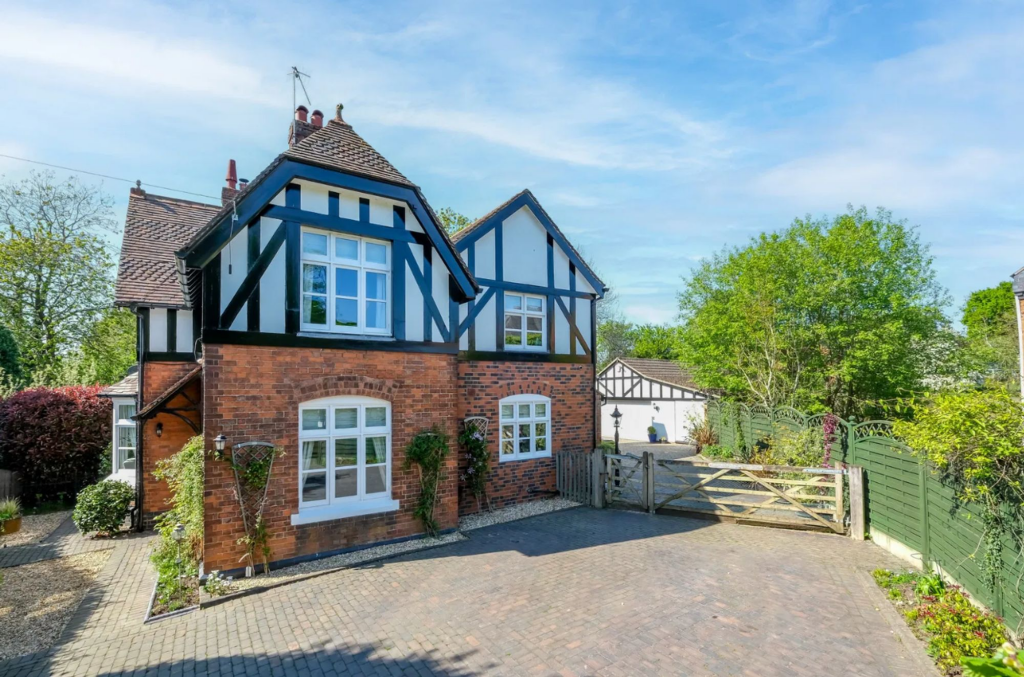 Alcester Road, Burcot, B60