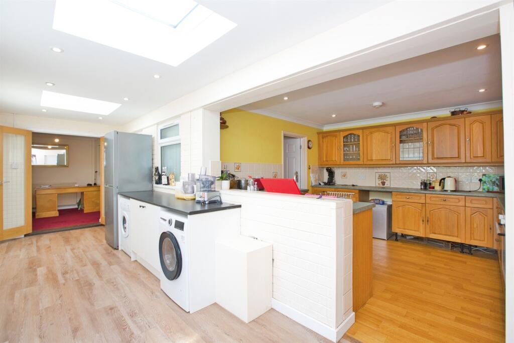 Additional image 3 of Bridle Way, Barwick, Yeovil
