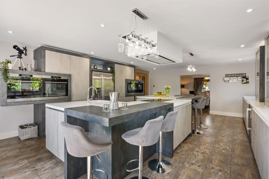 Additional image 33 of Jumeria, Latham Lane, Gomersal, BD19