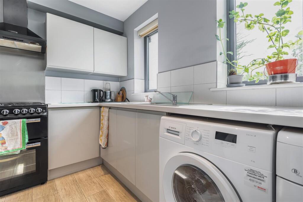 Additional image 20 of Moor Hall Drive