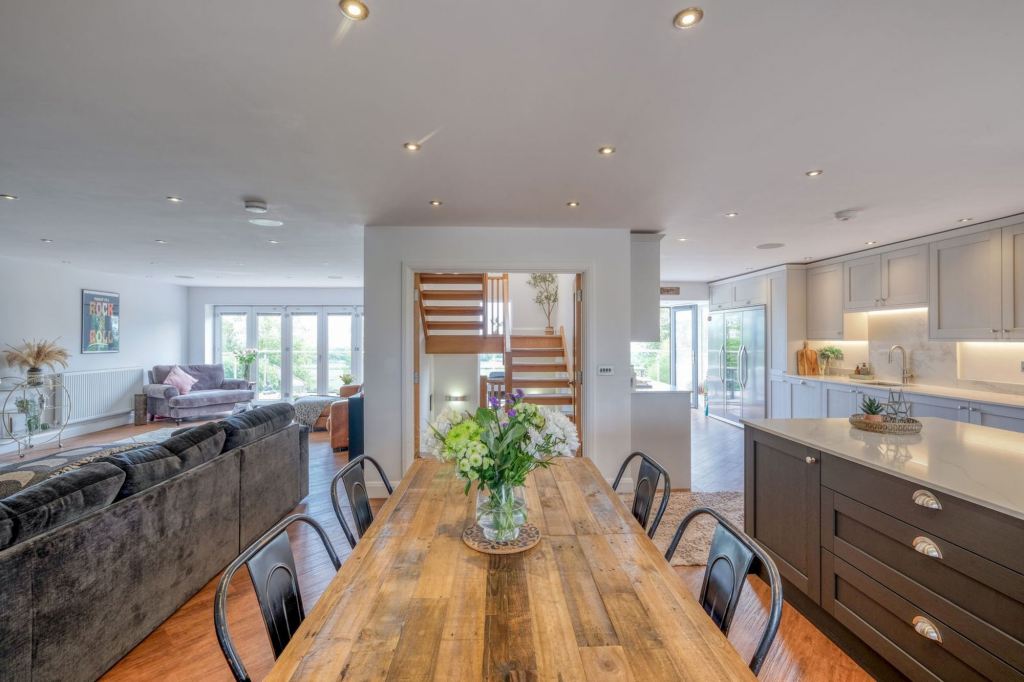 Additional image 9 of Evesham Road, Astwood Bank, B96