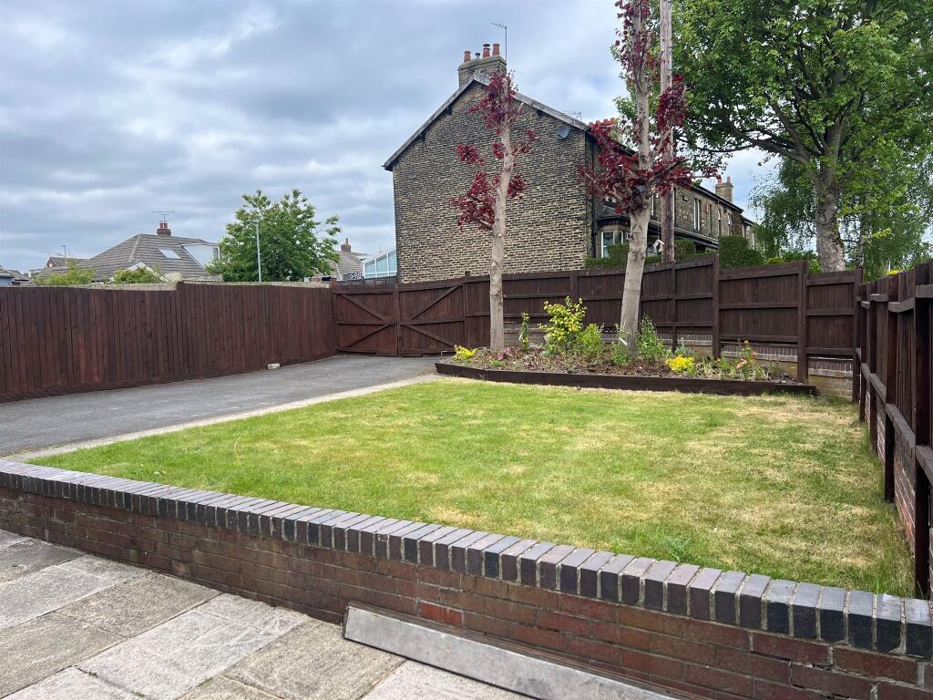 Additional image 16 of Bradford Road, Drighlington, Bradford