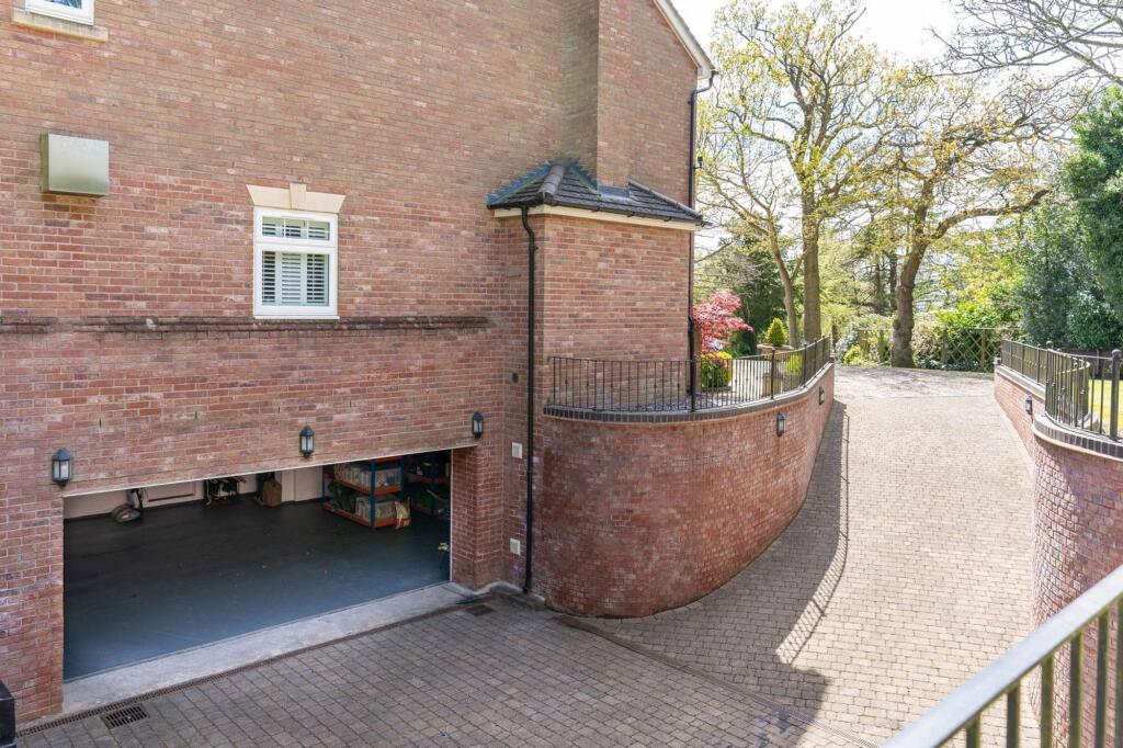 Additional image 32 of Plymouth Drive, Barnt Green, B45