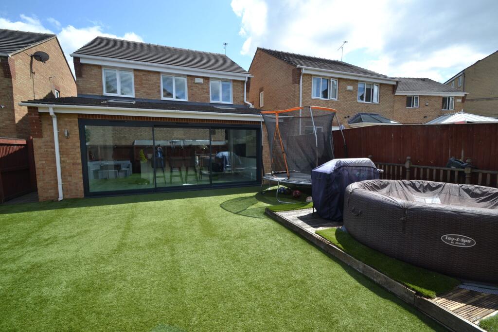 Additional image 29 of Javelin Close, Idle,