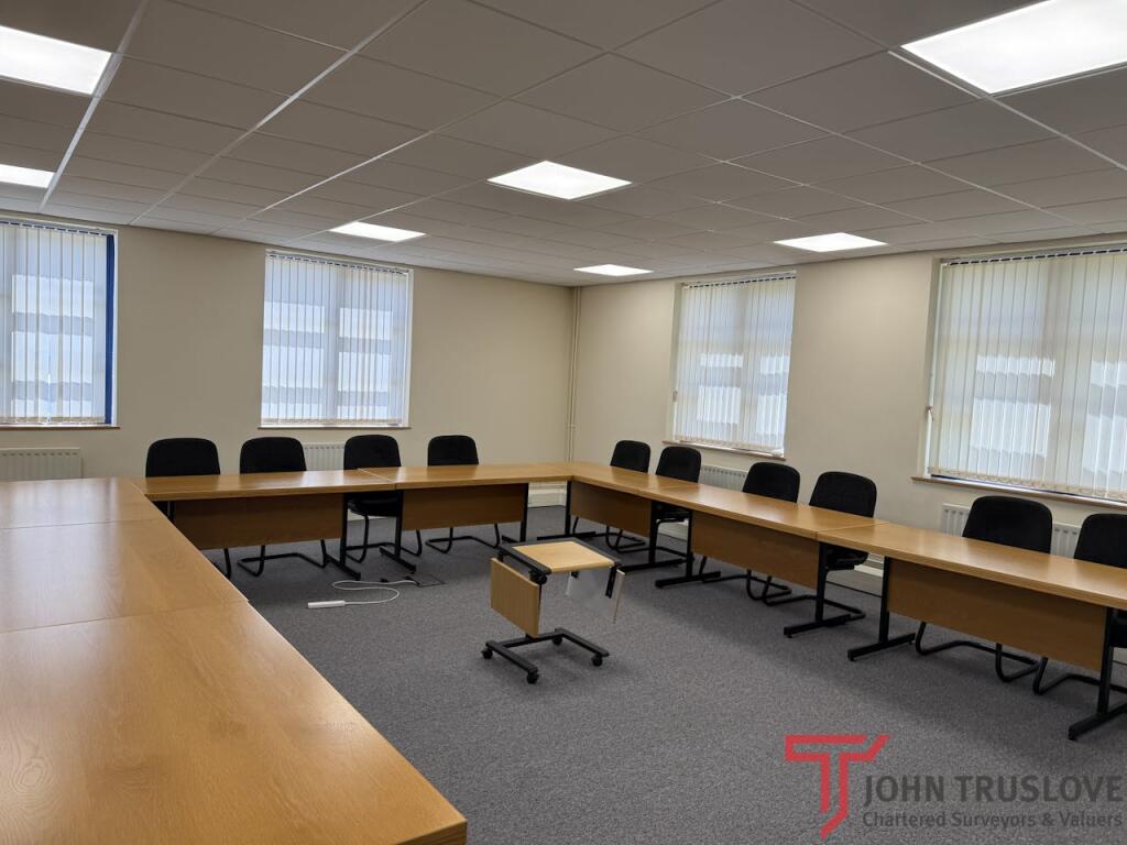 房产图片 4 - 伯恩特草地路3号橡树公园，B98 9NW，雷德奇