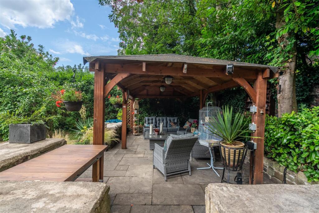 Additional image 23 of Character Property on Woodlands Drive