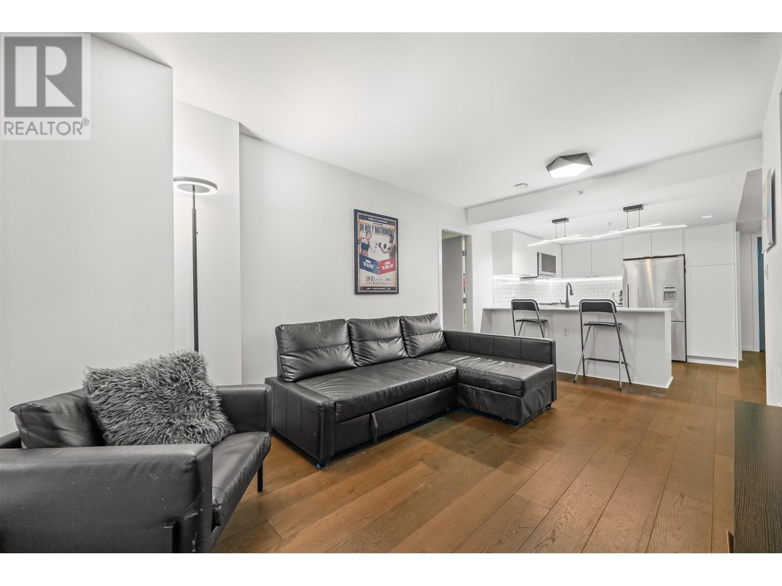 1004 1887 CROWE STREET|Vancouver, British Columbia V5Y0B4